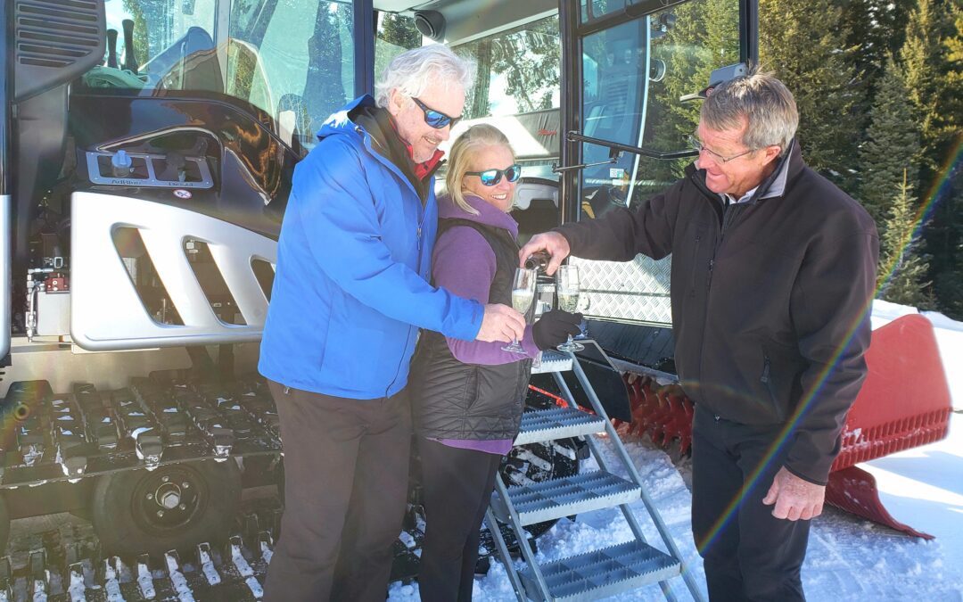 Prinoth Husky XC Snowcat with Passenger Cabin